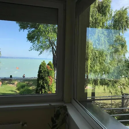 Balatoni Szello Apartman שיופוק